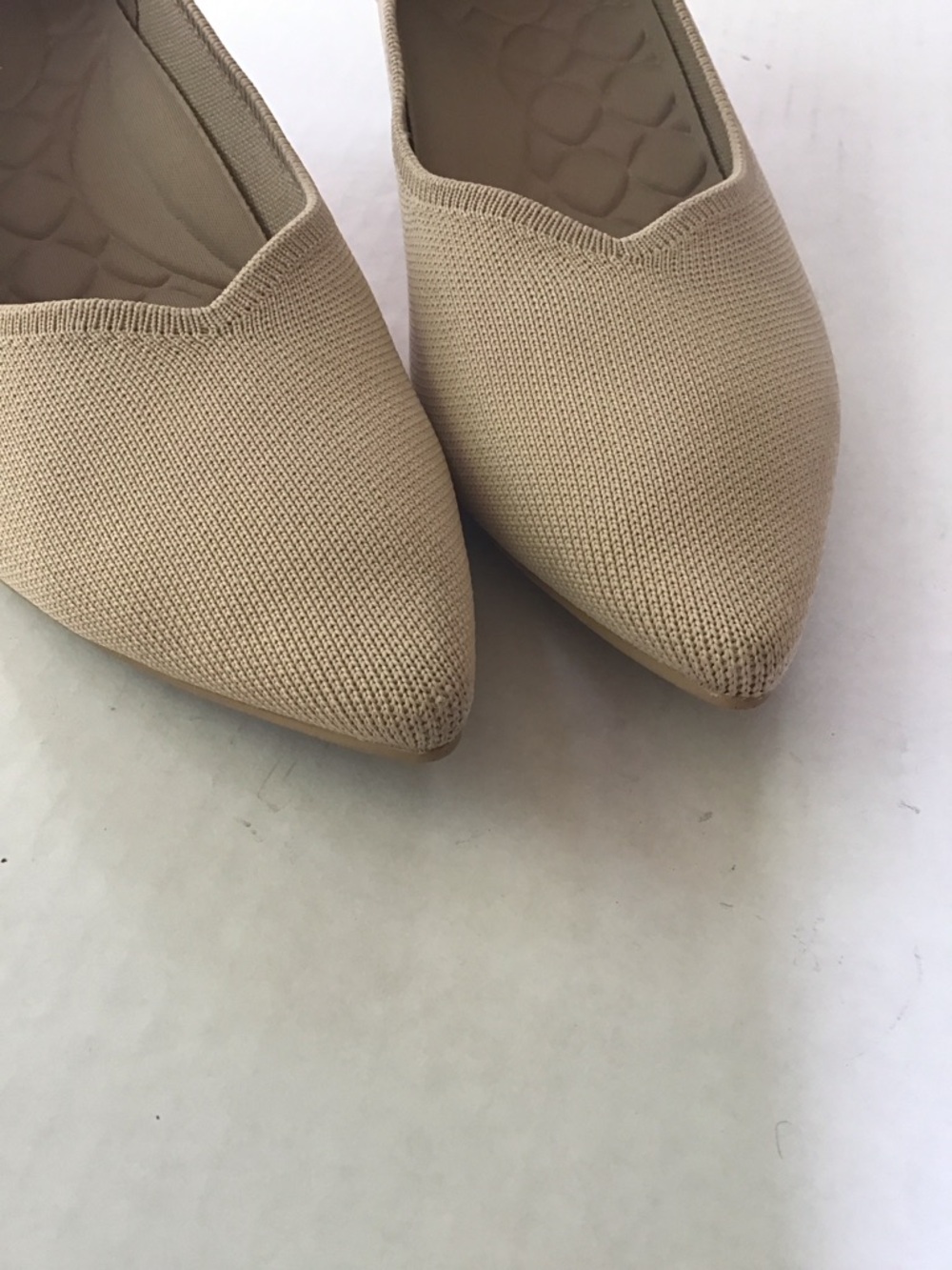 Vivaia Scarlett Pointed-Toe Kitten Heels - Picture 3 of 8